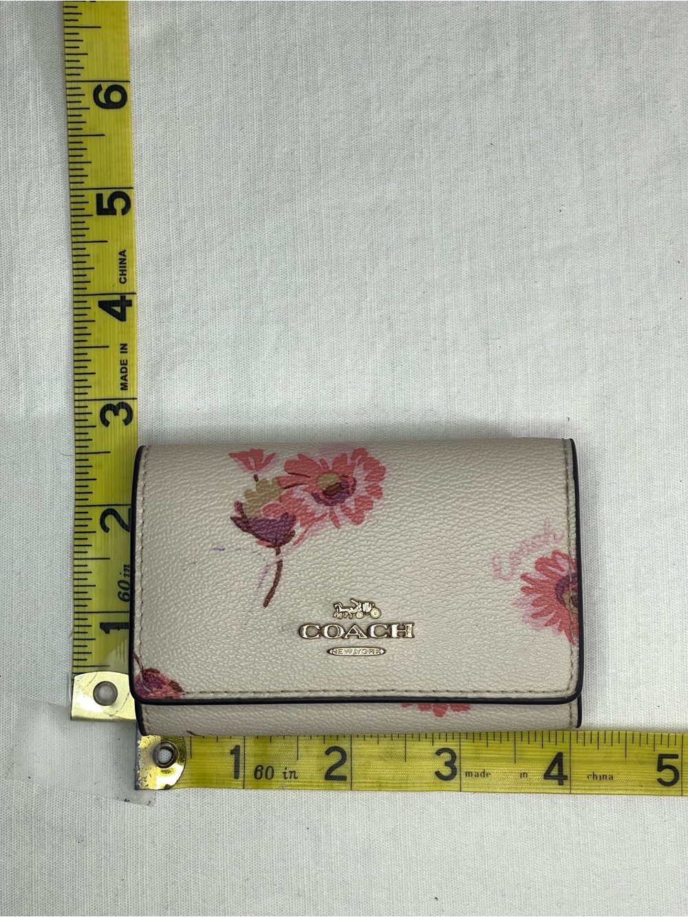 Coach Cream Floral 5 Ring Key Case with Gold Logo - Picture 2 of 12